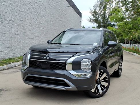 New 2026 Mitsubishi Outlander SEL FWD image 1