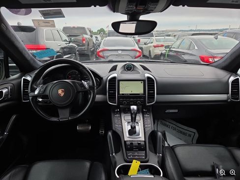 Used 2012 Porsche Cayenne Turbo AWD/4WD image 8