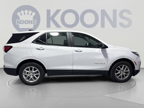 Used 2023 Chevrolet Equinox LS FWD image 12