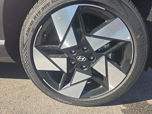 New 2026 Hyundai Kona Limited image 4