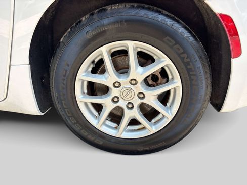 Used 2017 Chrysler Pacifica LX FWD image 7