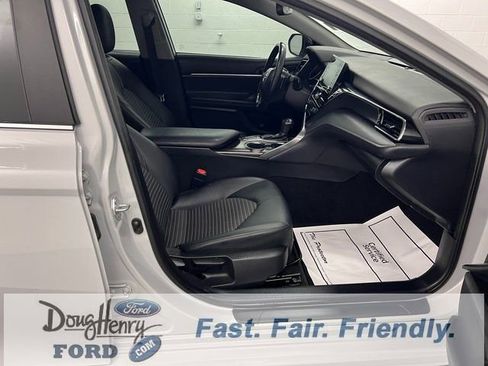 Used 2022 Toyota Camry SE w/ Convenience Package image 37