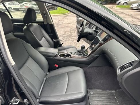 Used 2018 INFINITI Q50 Luxe w/ Essential Package (3.0T Luxe) AWD/4WD image 17