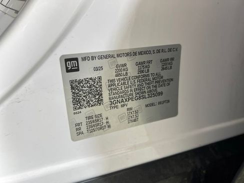 Used 2025 Chevrolet Equinox LT AWD/4WD image 25