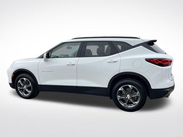 Used 2024 Chevrolet Blazer LT FWD image 7