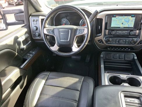 Used 2018 GMC Sierra 2500 Denali w/ Duramax Plus Package image 14
