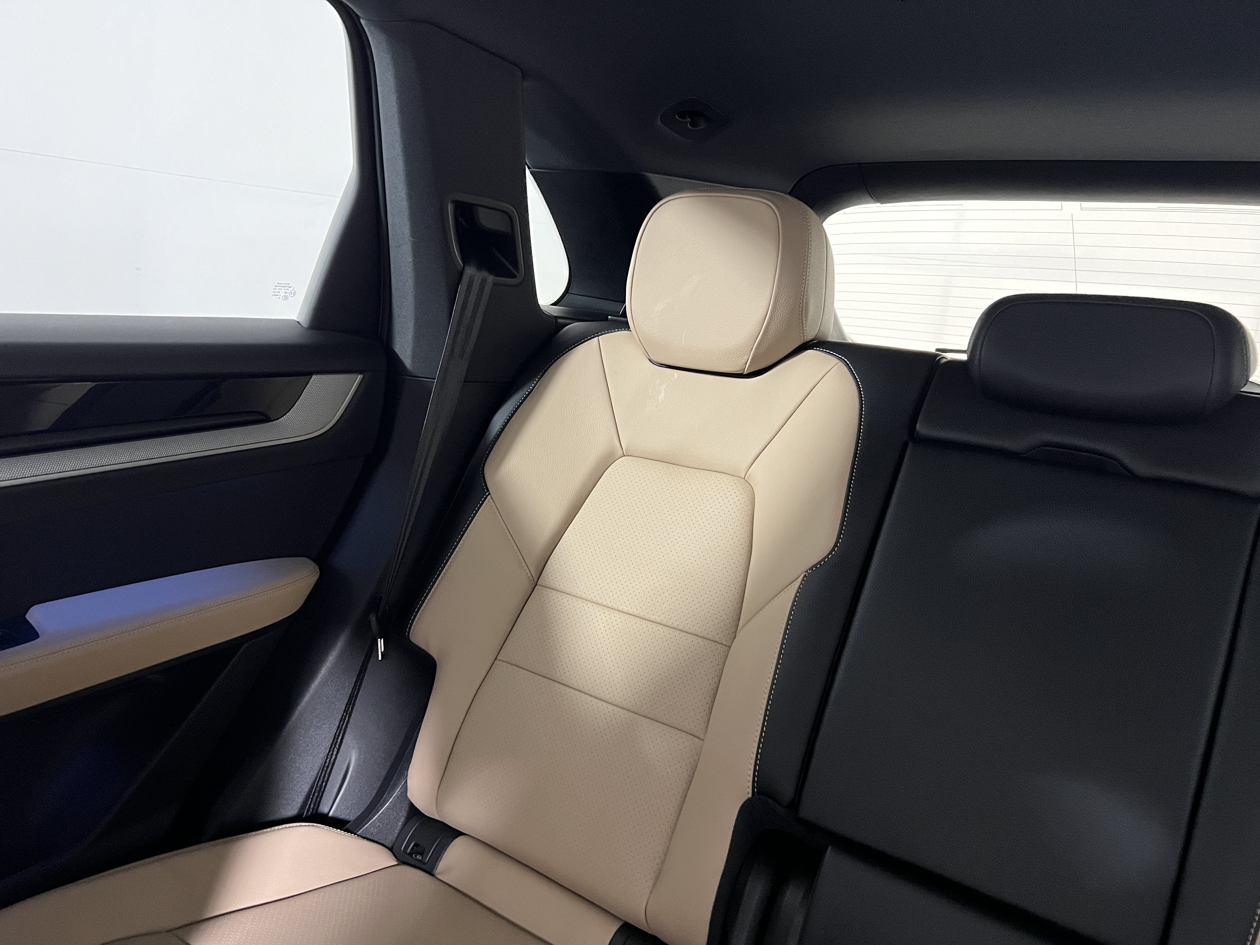 Certified 2026 Porsche Cayenne AWD/4WD image 15