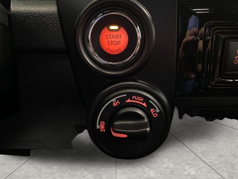 Used 2021 Nissan Titan PRO-4X w/ Pro-4x Convenience Package AWD/4WD image 29