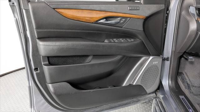 Used 2019 Cadillac Escalade ESV Luxury RWD image 13