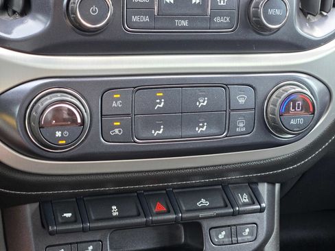 Used 2018 GMC Canyon SLE w/ SLE Convenience Package RWD image 26