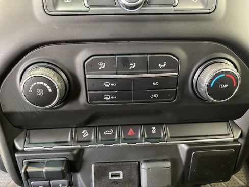 Used 2019 Chevrolet Silverado 1500 Custom Trail Boss w/ Custom Convenience Package AWD/4WD image 28