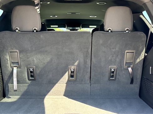 Used 2024 Chevrolet Tahoe LS RWD image 19