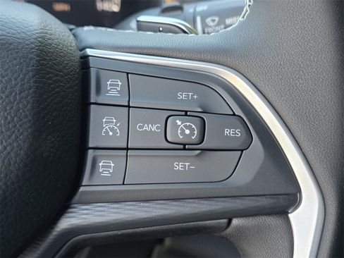 New 2025 Jeep Grand Cherokee Altitude image 26