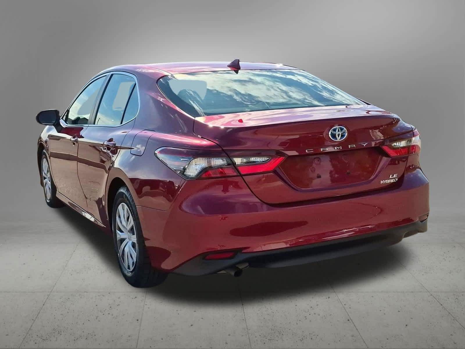 Used 2022 Toyota Camry LE w/ Audio Upgrade Package FWD image 4