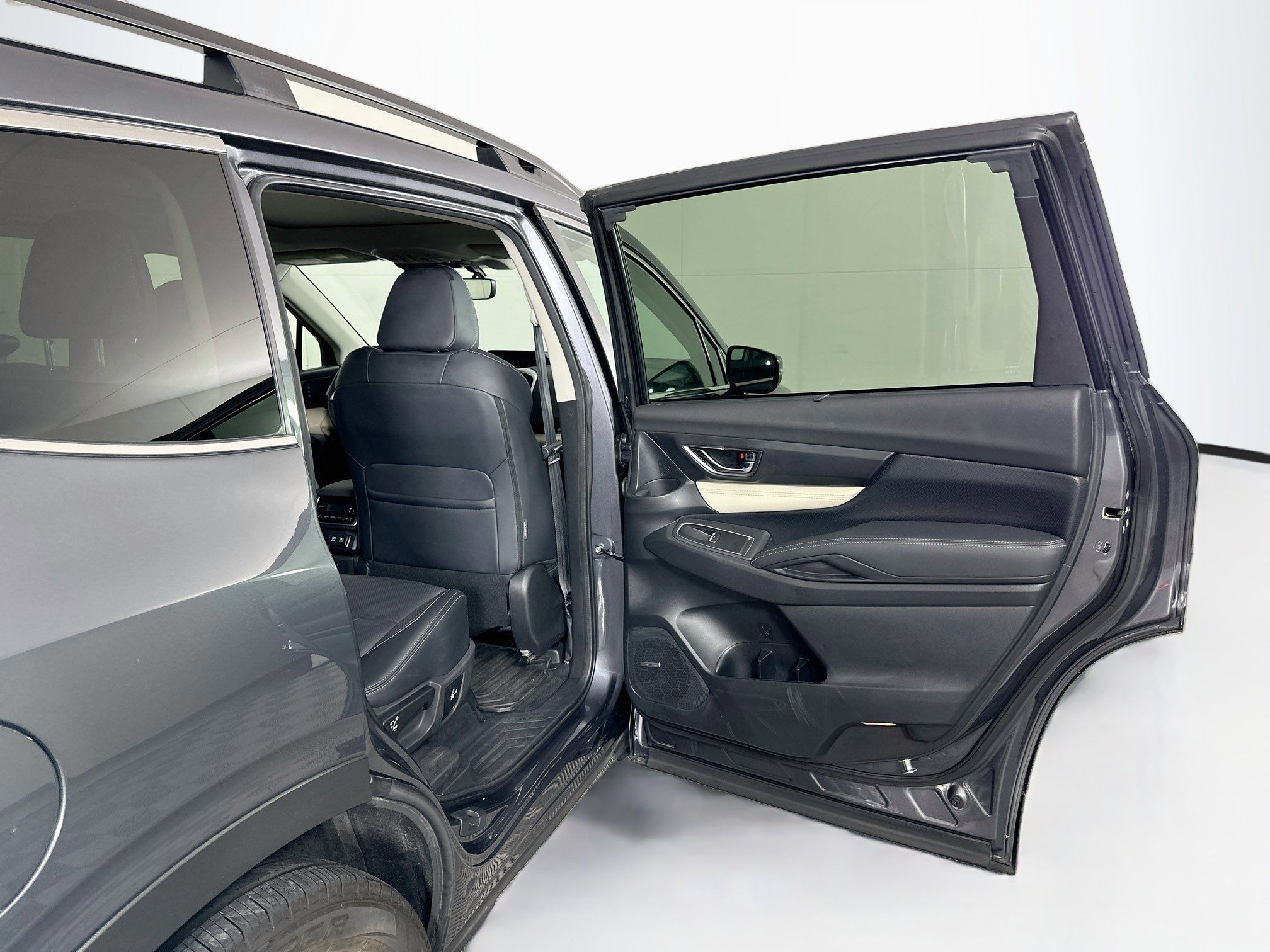 Used 2022 Subaru Ascent Limited w/ Technology Package AWD/4WD image 33