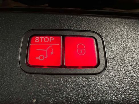 Certified 2022 Mercedes-Benz GLC 300 4MATIC image 11