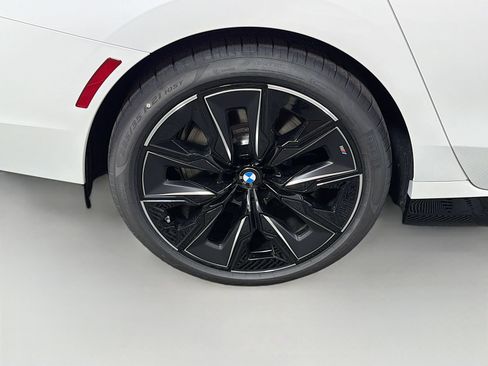 New 2026 BMW 740i xDrive AWD/4WD image 36