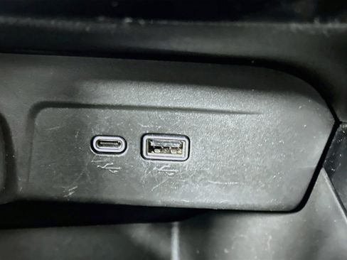 Used 2025 Chevrolet Trax LT FWD image 25