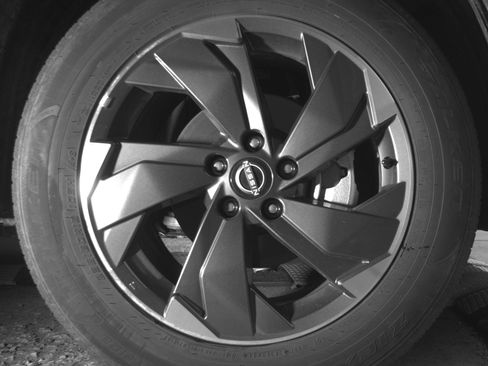 Used 2025 Nissan Rogue SV FWD image 13