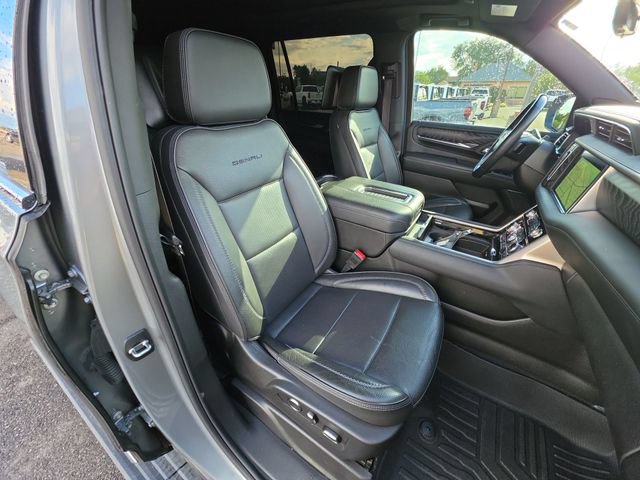 Used 2023 GMC Yukon XL Denali w/ Denali Reserve Package AWD/4WD image 20