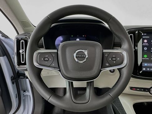 Used 2026 Volvo XC40 B5 Plus w/ Protection Package Premier AWD/4WD image 18