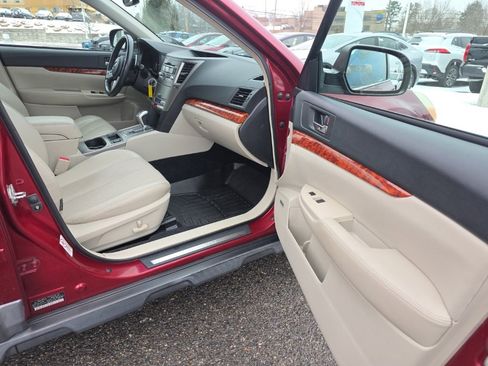 Used 2011 Subaru Outback 2.5i Limited image 10