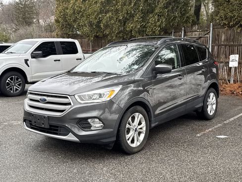 Used 2018 Ford Escape SEL image 3