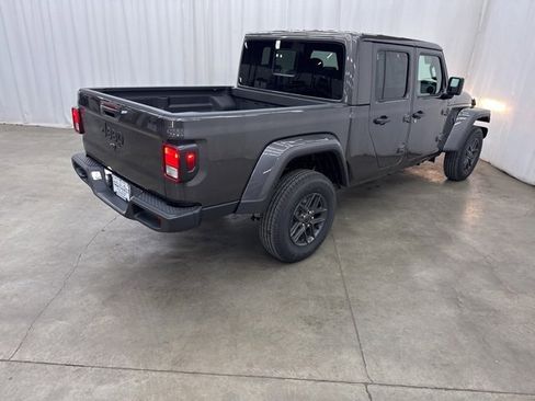 New 2025 Jeep Gladiator Sport image 25