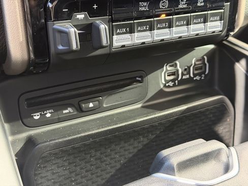 Used 2019 RAM 2500 Laramie w/ Night Edition image 15