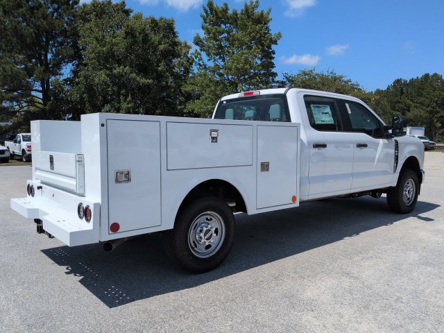 New 2026 Ford F250 XL w/ XL Chrome Package AWD/4WD image 4