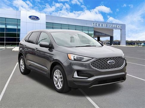 Used 2023 Ford Edge SEL image 6