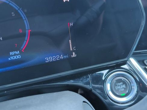 Used 2024 Chevrolet Trax RS w/ Sunroof Package FWD image 17