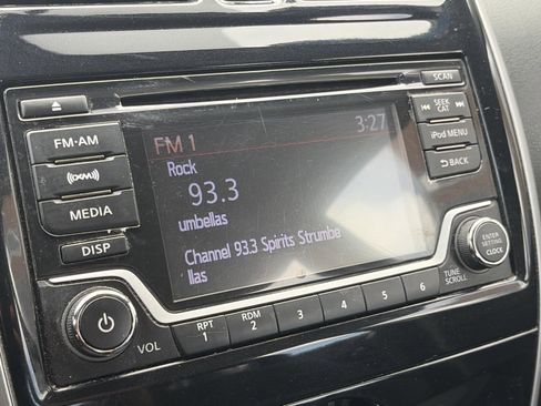 Used 2017 Nissan Versa Note SV FWD image 20