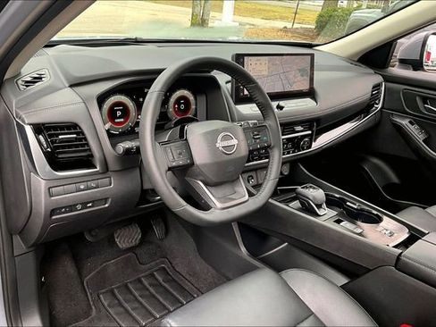 Certified 2025 Nissan Rogue SL w/ Tech Package image 14