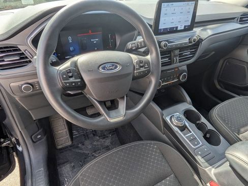 Used 2025 Ford Escape Active AWD/4WD image 11