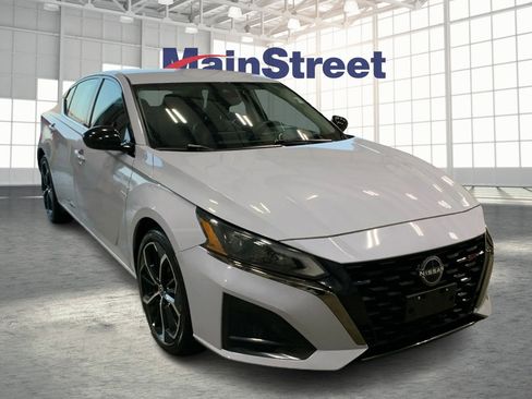 Used 2023 Nissan Altima 2.5 SR image 7