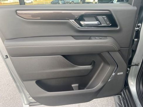 New 2026 GMC Yukon XL Elevation image 17