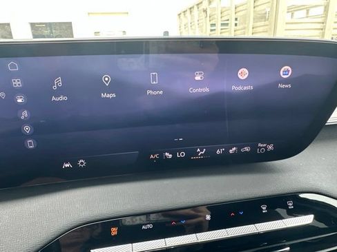 Used 2025 Buick Enclave Preferred AWD/4WD image 27