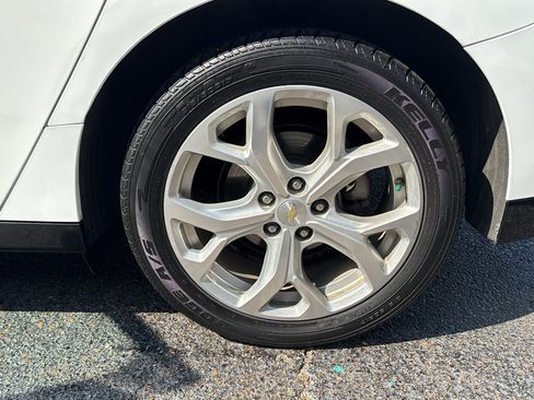 Used 2017 Chevrolet Volt Premier w/ Driver Confidence II Package FWD image 29