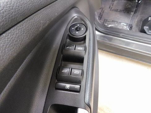 Used 2018 Ford Escape SEL image 19