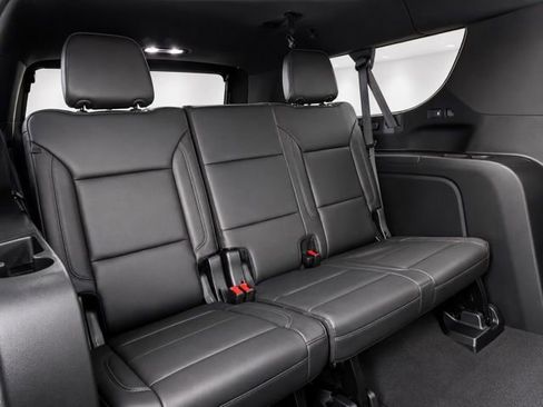 Used 2026 Chevrolet Suburban Z71 w/ Comfort Package AWD/4WD image 21