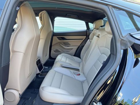 Used 2022 Porsche Taycan RWD image 42