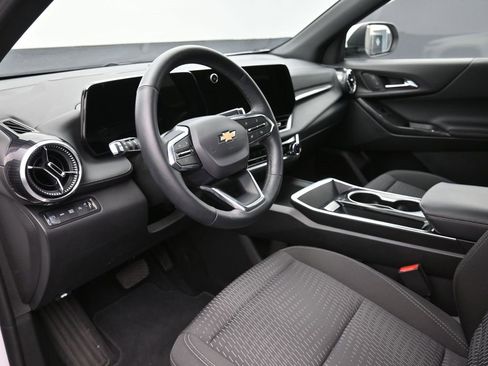 Used 2025 Chevrolet Equinox LT image 18