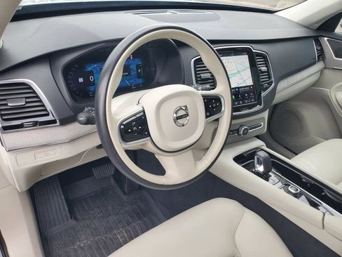 Certified 2025 Volvo XC90 T8 Plus w/ Protection Package Premier AWD/4WD image 17