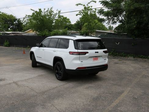 Used 2023 Jeep Grand Cherokee L Limited w/ Black Appearance Package image 3