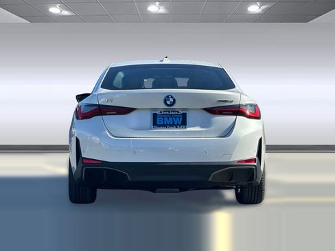 Used 2025 BMW i4 eDrive40 w/ Premium Package RWD image 9