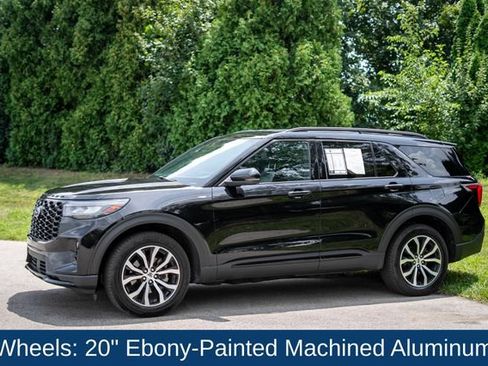 Used 2025 Ford Explorer ST-Line AWD/4WD image 8
