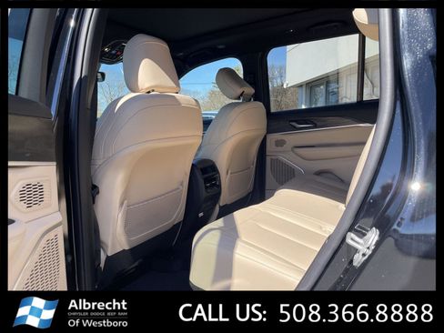New 2026 Jeep Grand Cherokee Limited image 11