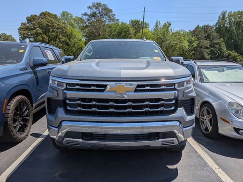 Used 2025 Chevrolet Silverado 1500 LTZ w/ Technology Package AWD/4WD image 2