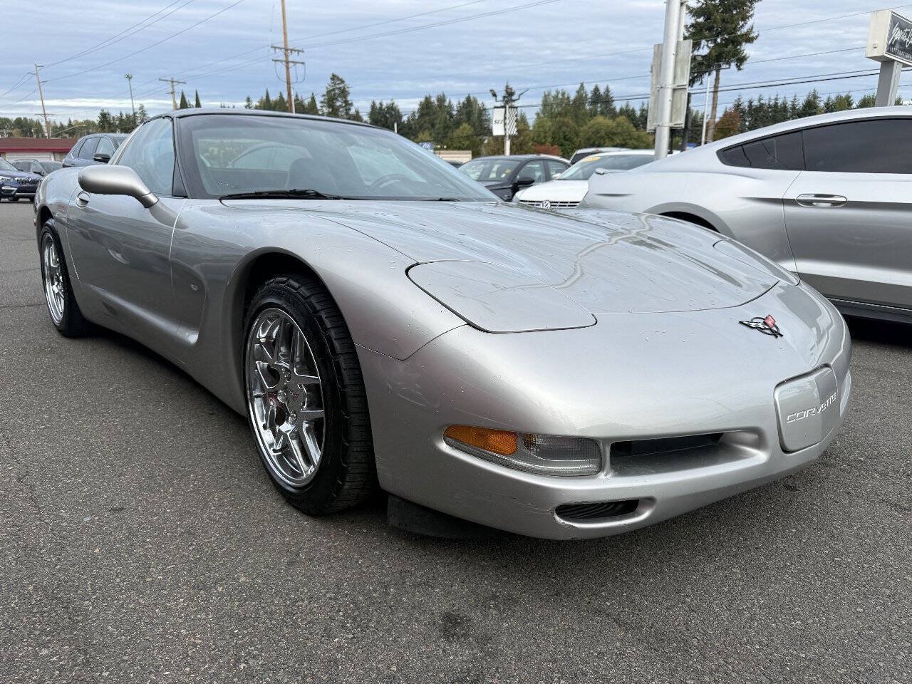Used 2004 Chevrolet Corvette Coupe w/ Roof Package RWD image 7